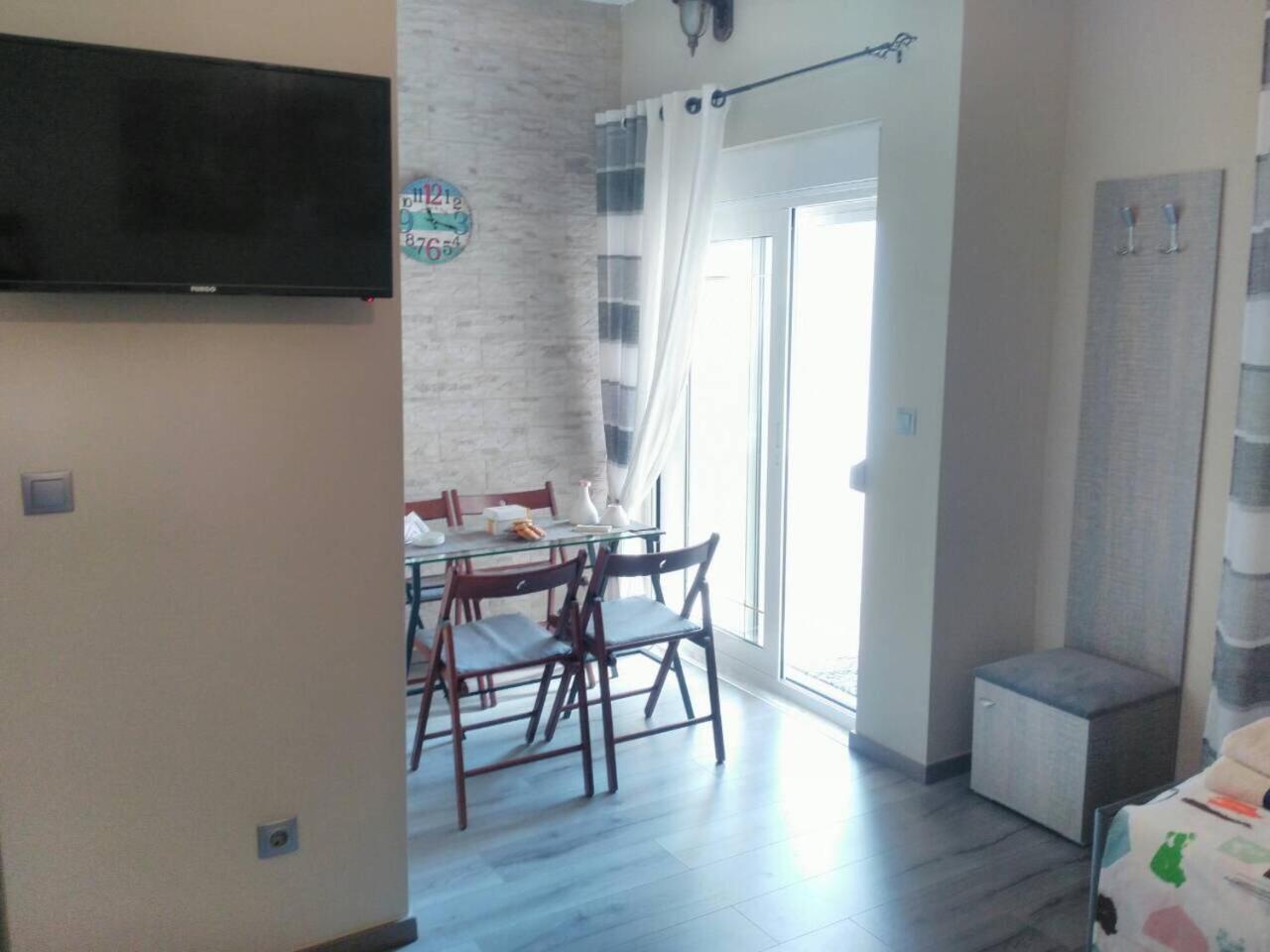 Petro'S Apartment Korce Exterior photo